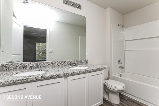 Building Photo - 9470 N Paradisea Dr