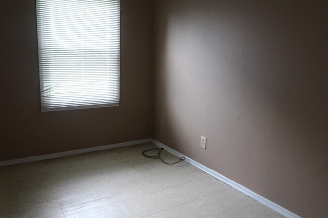 Building Photo - 1515 Evelyn Ave