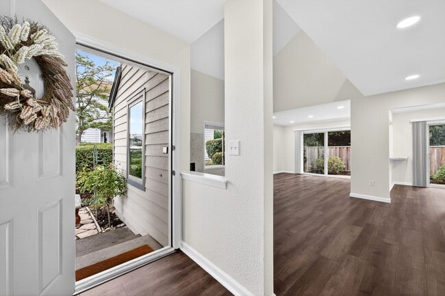 Building Photo - Luxury Living in Danville Ranch – Views, Solar & Prime Location!