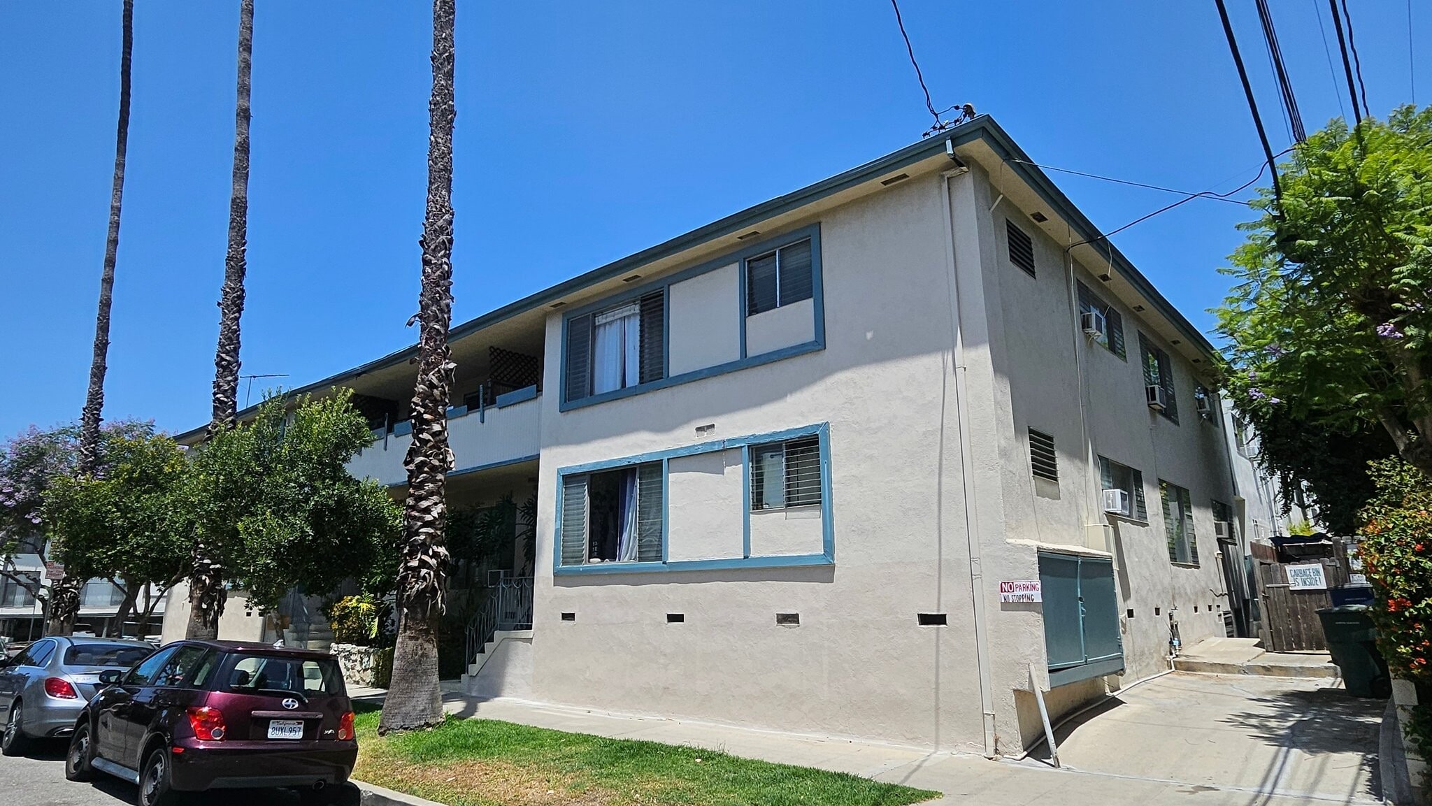 Building Photo - 8315 Clinton Ave