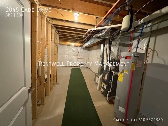 Building Photo - 2045 Cade Dr