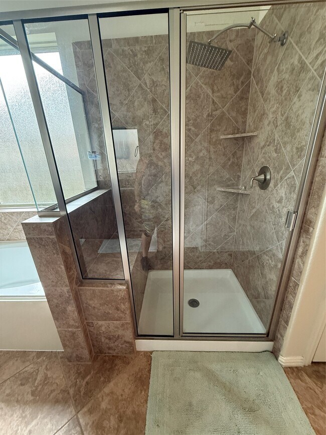 Building Photo - 20206 Lago Blf Lp