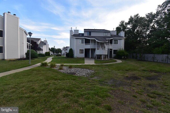 Building Photo - 4002 Tracy Ct
