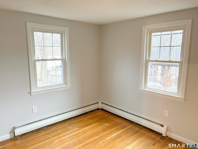 Building Photo - 37 Mathewson Ave