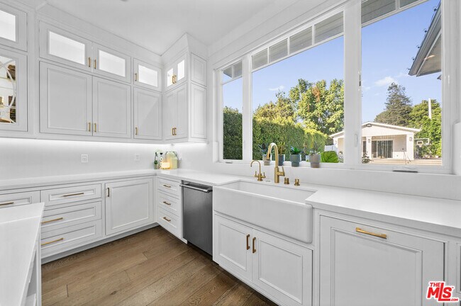 Building Photo - 12345 Huston St