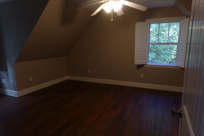 Building Photo - 231 Holliman Rd