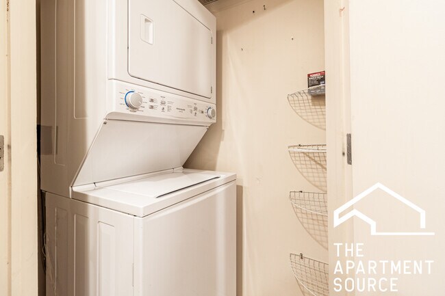 Building Photo - 1330 W Madison St