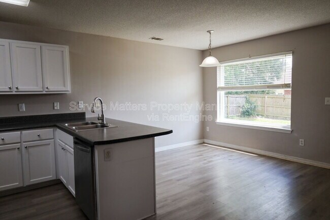 Building Photo - 5079 Cocoa Dr