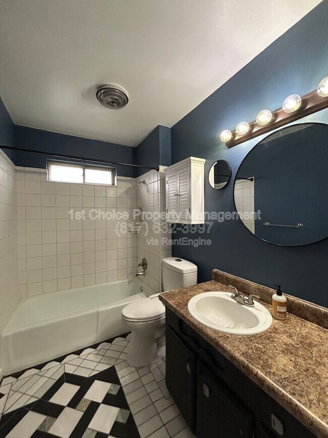 Building Photo - 6409 Stardust Dr S