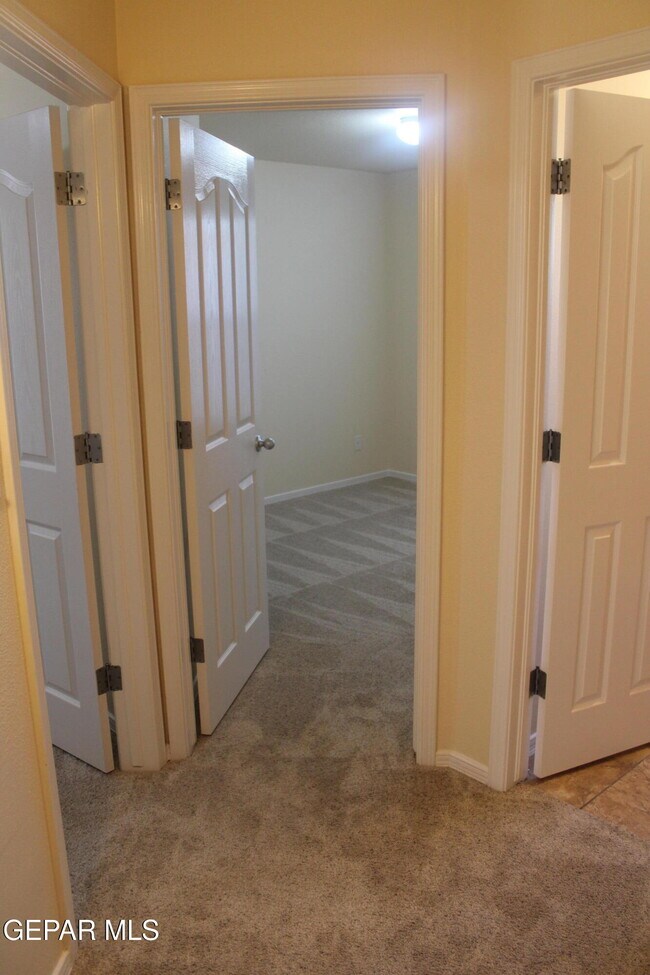 Building Photo - 12928 Hueco Pit Dr