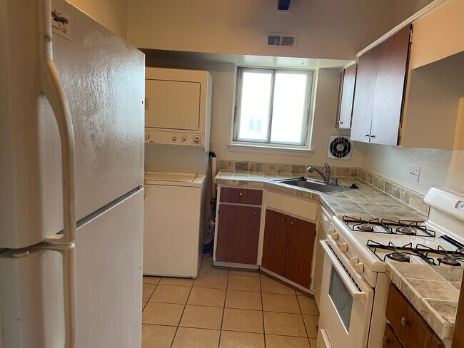 Kitchen Part 1 - 11340 Cherry Hill Rd