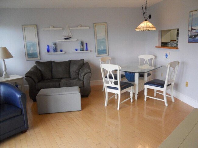 Building Photo - 1302 Capella S