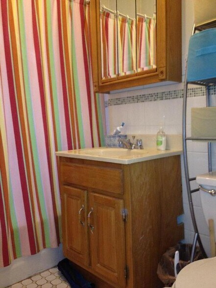 Building Photo - 58 Queensberry St