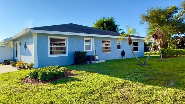 Building Photo - 4488 SE Salvatori Rd