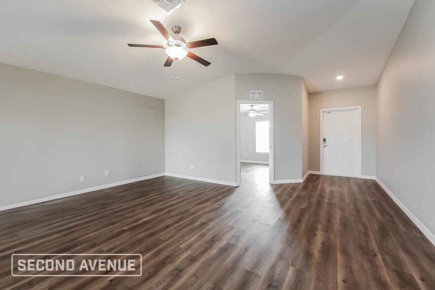 Building Photo - 1811 NW 15th Ave