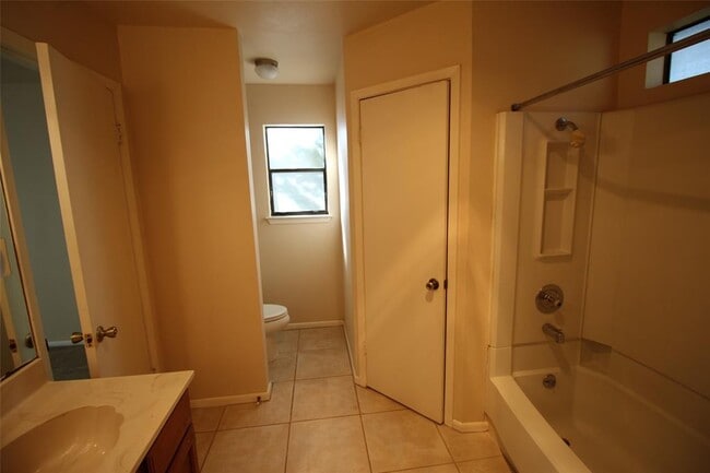 Building Photo - 5005 Cana Cove