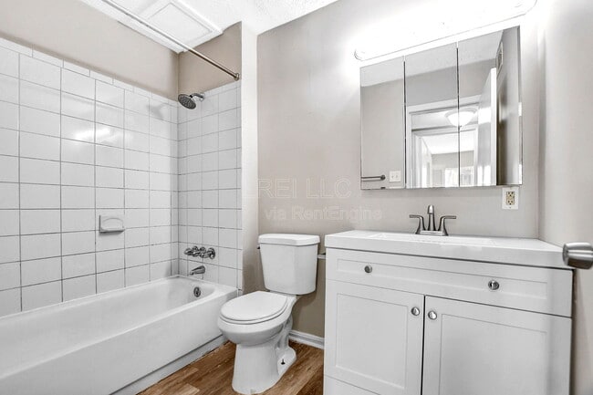 Building Photo - 407 Garrison Ct
