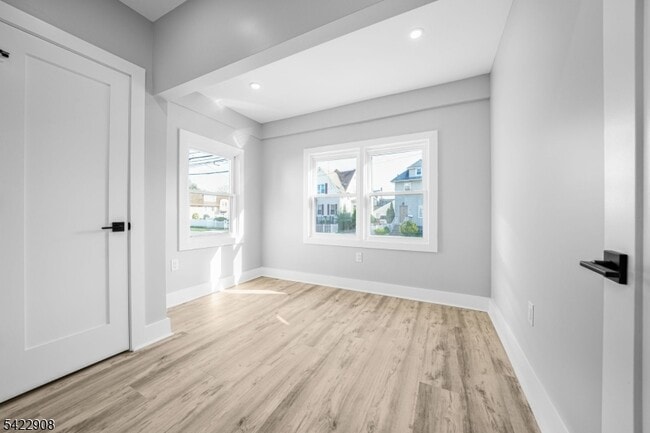 Building Photo - 100 Kansas St