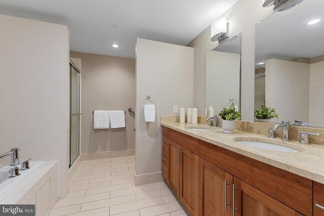 Building Photo - 1200 Steuart St