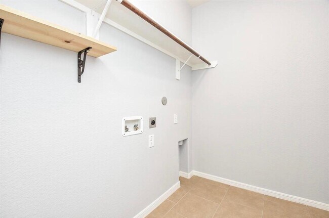 Building Photo - 5354 Rue Dela Croix Dr