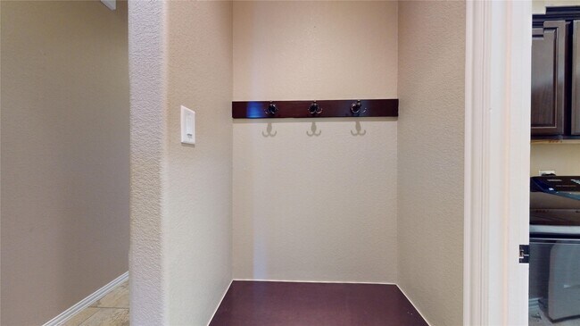 Building Photo - 12314 Meadow Breeze Dr