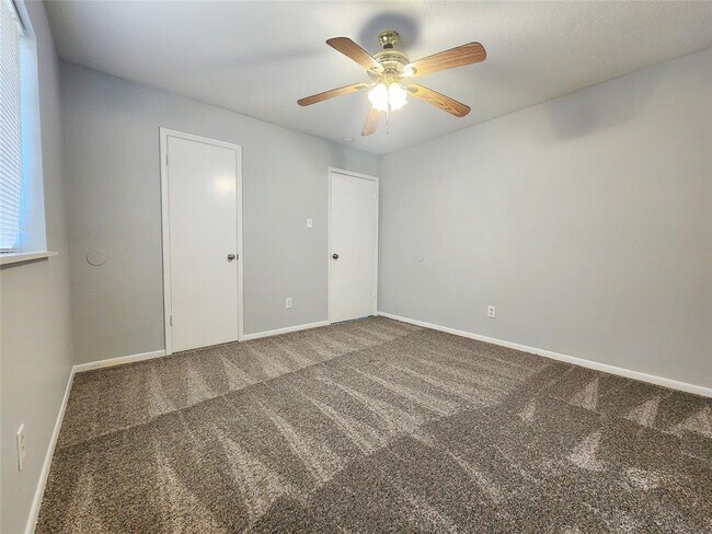 Building Photo - 15006 Yorktown Colony Dr