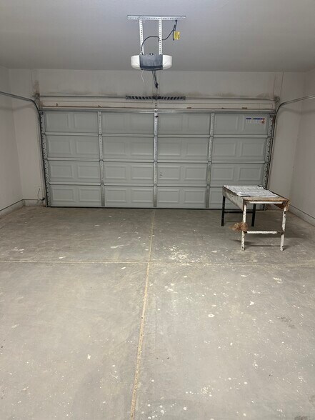 Building Photo - 16049 S Yava Rd