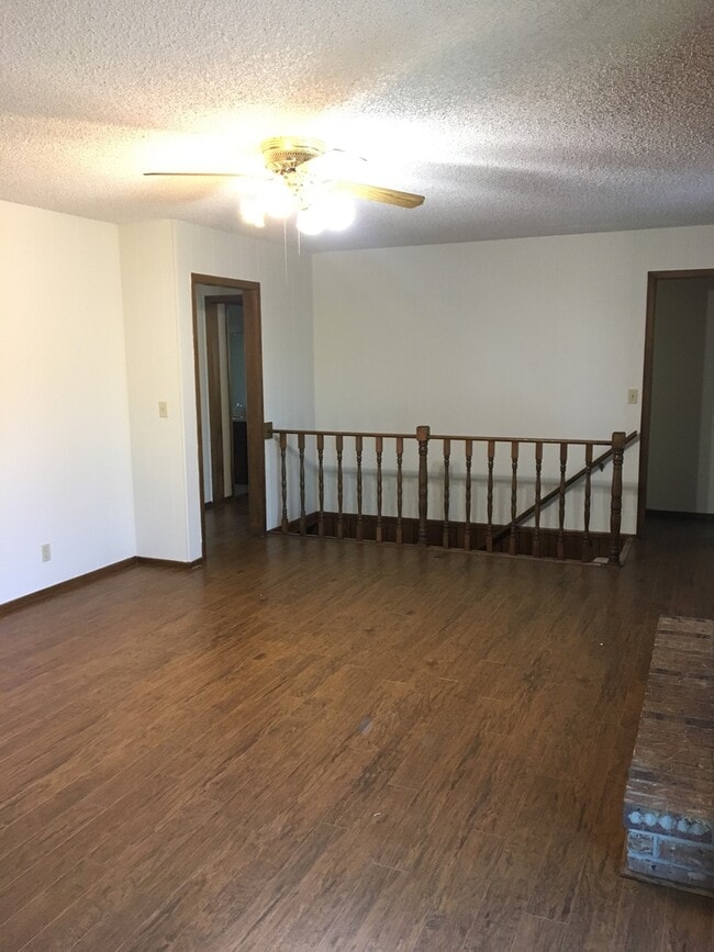 Building Photo - 7511 E 24th Ct N