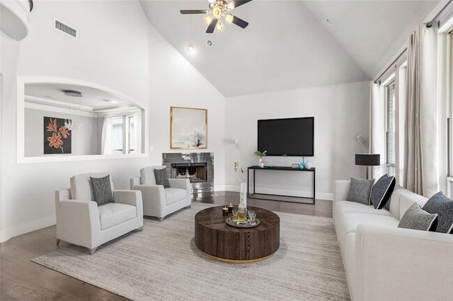 Building Photo - 1304 Damsel Caitlyn Dr