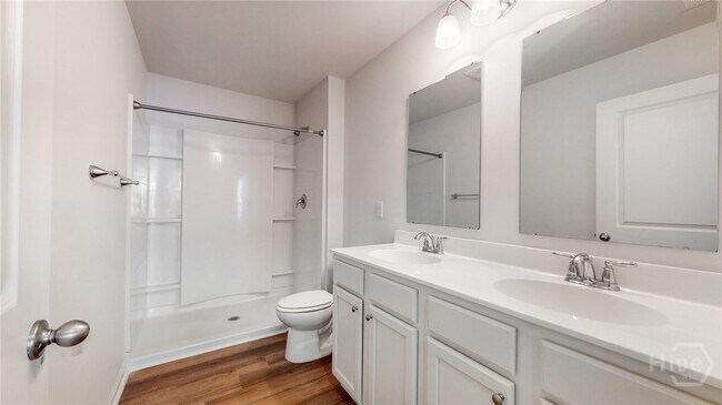 Building Photo - 652 Hogan Dr