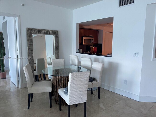 Building Photo - 1331 Brickell Bay Dr