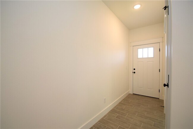 Building Photo - 2071 Bluestem Dr