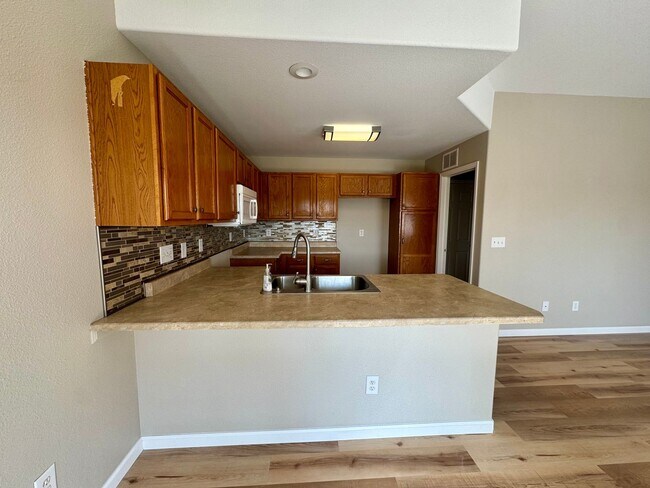 Building Photo - 2 Bedrrom +Office in Stratmoor Valley