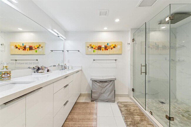 Building Photo - 121 Crandon Blvd