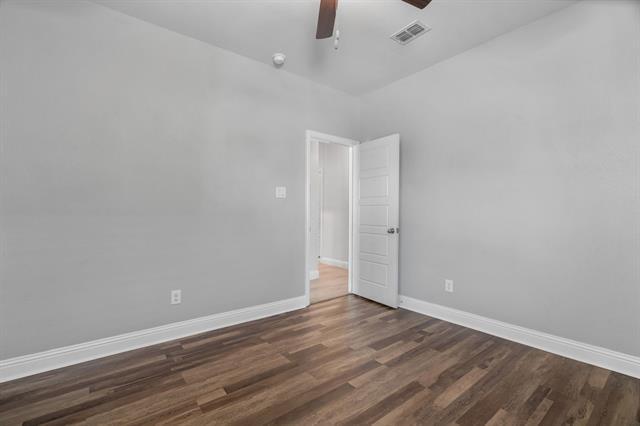 Building Photo - 1440 Lakeview Dr