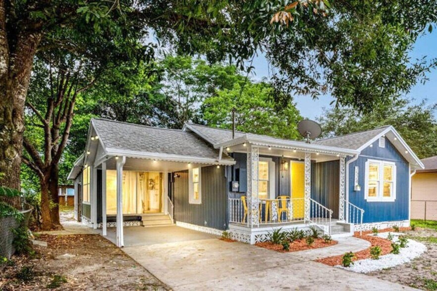 Building Photo - 1629 N Goldenrod Rd