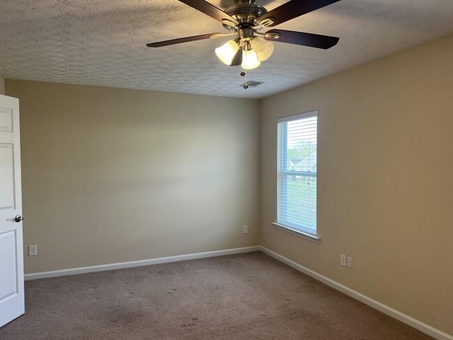 Building Photo - 6614 Splashwater Dr