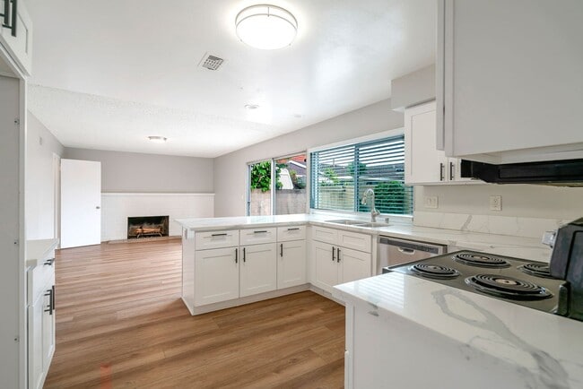 Building Photo - CERRITOS -BEAUTIFUL 5BR HOME FOR LEASE $4600