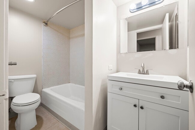 Building Photo - 3161 Ala Ilima St