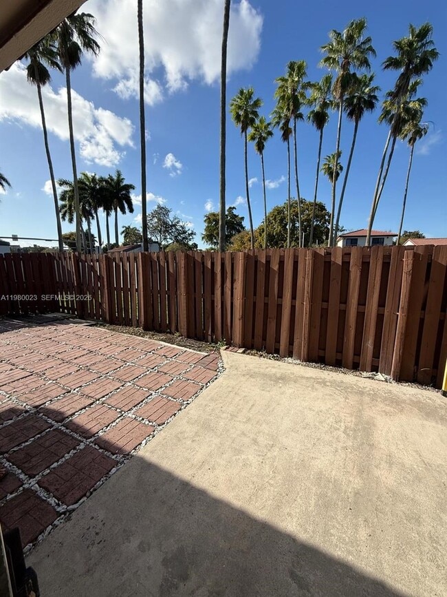 Building Photo - 6561 NW 172nd Ln