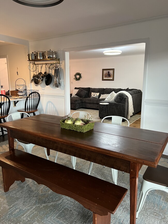 Dining room table - 21392 Lakeshore Dr