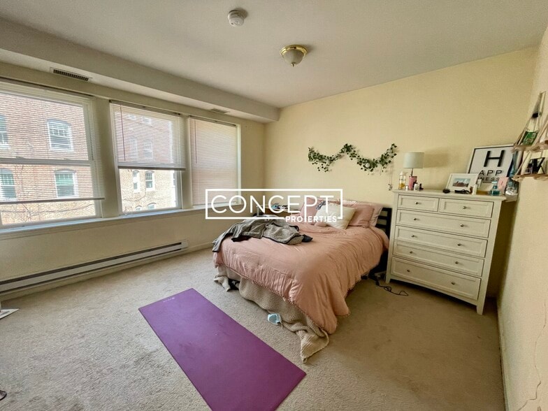 Building Photo - 1406 Beacon St