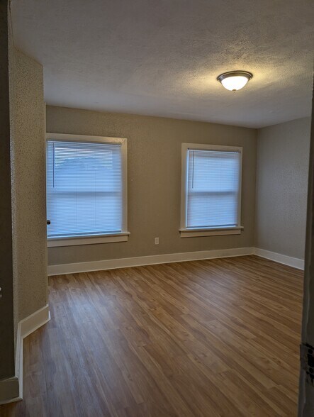 Building Photo - 635 Pritz Ave