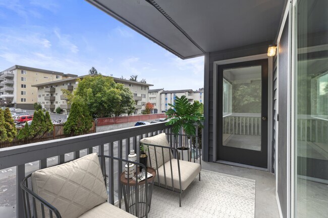 Building Photo - Hillcourt Apartments