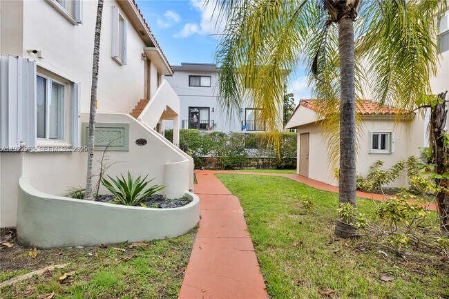 Building Photo - 505 SW 11th St