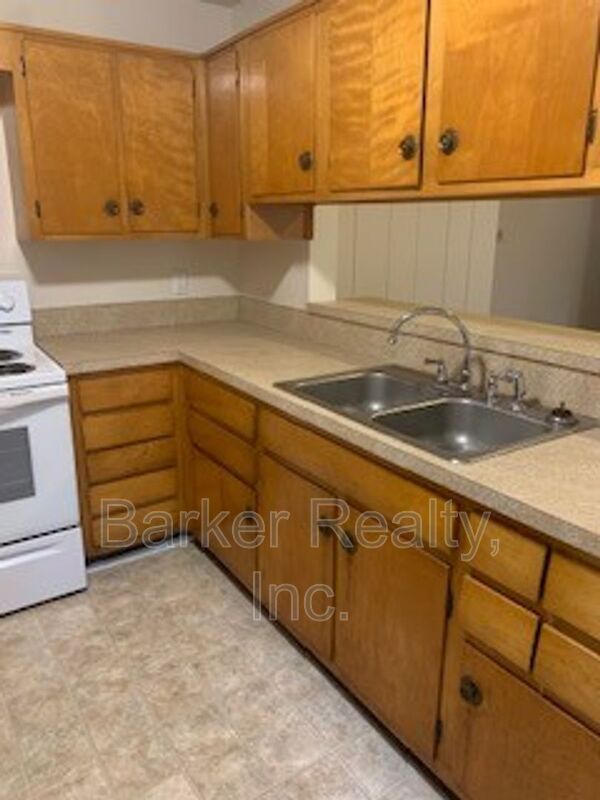 Building Photo - 2302 Lora Ln