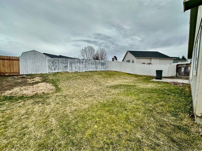 Building Photo - New on the market!