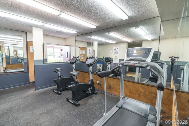 Building Photo - Remodeled 2BR/2BA/2 Covered Parking stalls...
