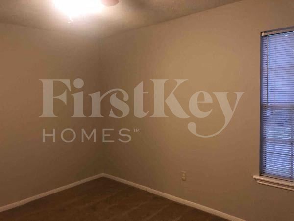 Building Photo - 18111 Fireside Dr