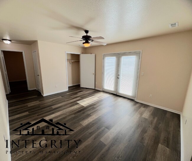 Building Photo - 22590B Hollow Oak Ln